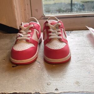 Pink dunks